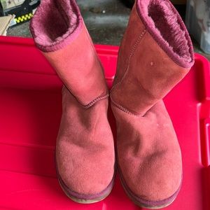 UGG Boots (burgundy)